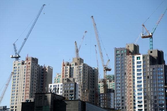 건설 한계기업 5년 새 3배↑…PF·주택 침체에 재무 부담 확대