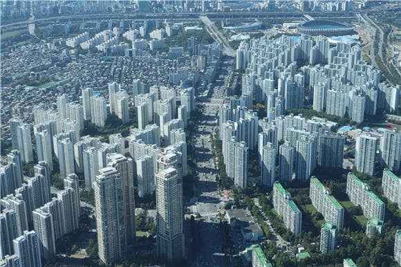 치솟는 공사비에 재건축 '빨간불'…분담금 급증·공급 차질 우려