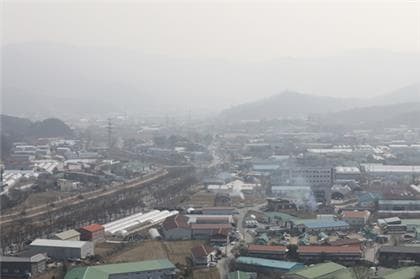 "안 팔리는 땅에 집 지어라"…행정 족쇄 못 풀면 '도루묵'