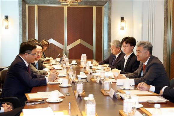 정원주 대우건설 회장, 베트남 산업장관 면담…원전·LNG 참여 의지 전달