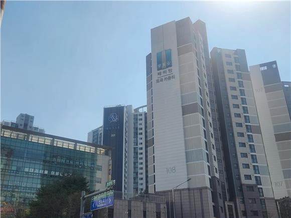 강남 관망·한강벨트 술렁…30억이 가른 부동산 민심